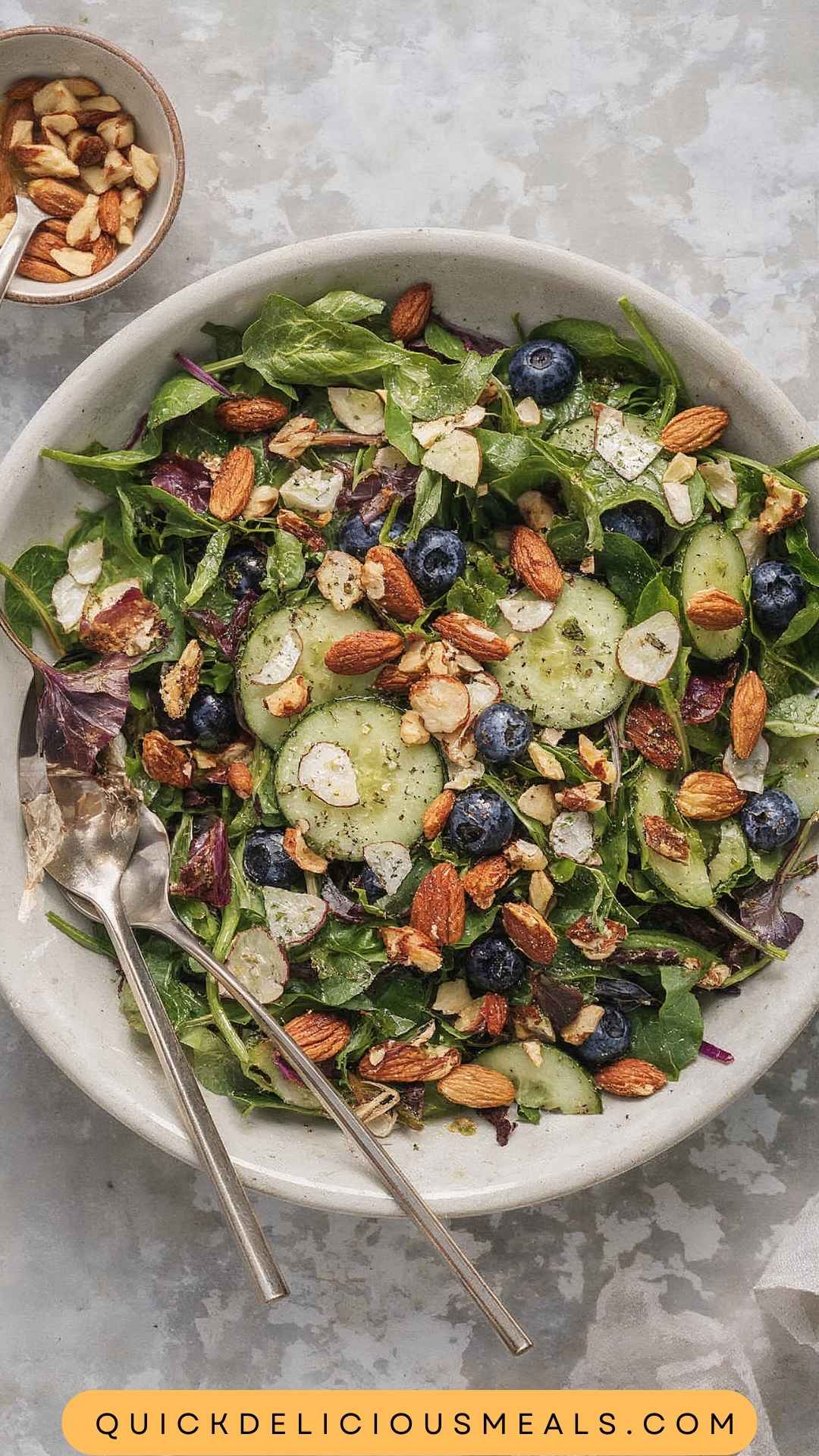 How to Make Blueberry Summer Salad How to Make Blueberry Summer Salad